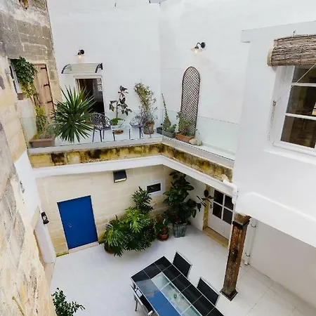 Aquamarine Mosta